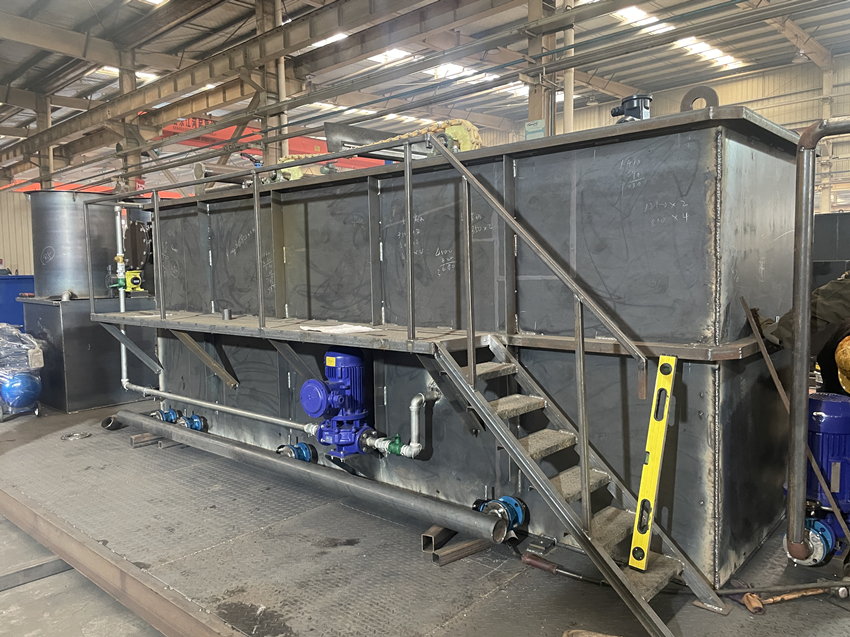 集装箱撬装一体机 过滤器 气浮机车间制作中